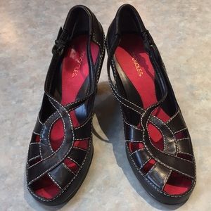 Aerosoles leather heels (sz 7 1/2)